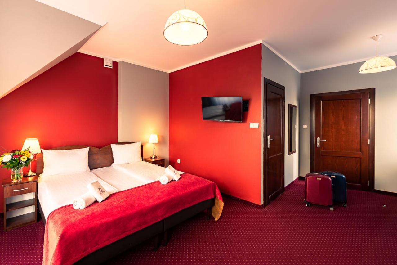 Hotel Kasztelan Добчице Екстер'єр фото