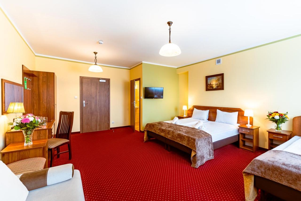 Hotel Kasztelan Добчице Екстер'єр фото